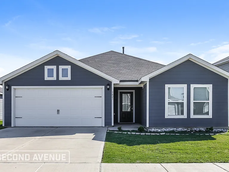 1421 Sunkiss Dr — Photo 1