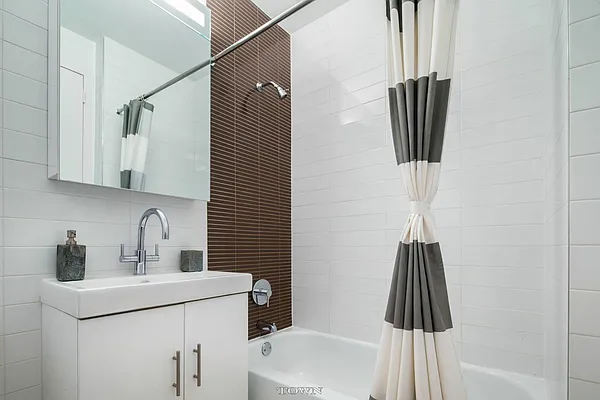 Rented by Town Residential | media 34