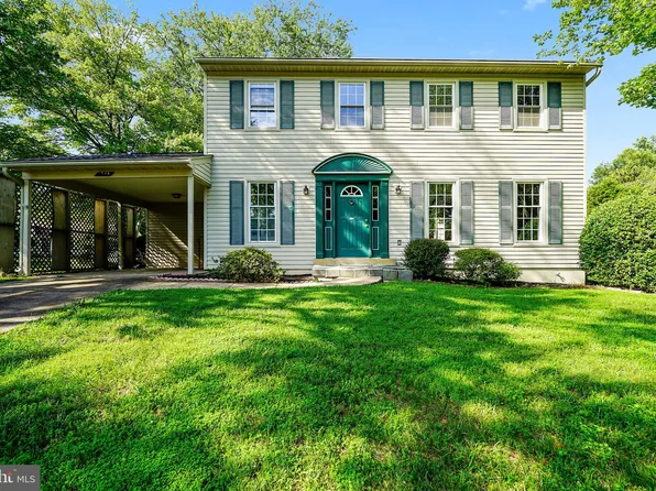 4344 Farm House Ln, Fairfax, VA 22032