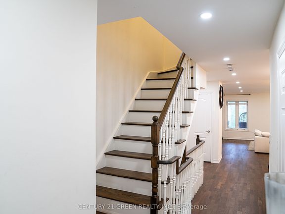 3rd image of 72 Grapevine Rd