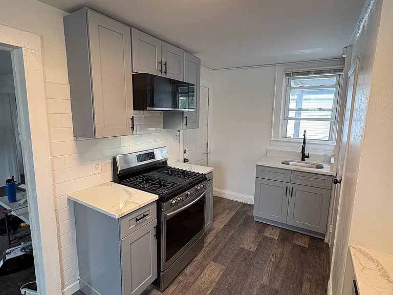 6 Lackawanna Pl #2F — Photo 4