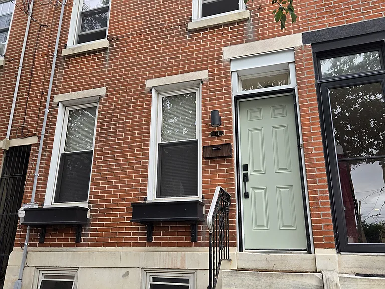161 Mifflin St — Photo 1