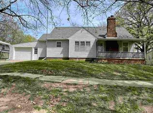 1618 McLean St, Falls City, NE 68355
