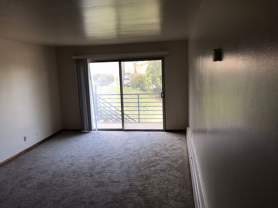 2nd image of 59005912 Forest Ave #104