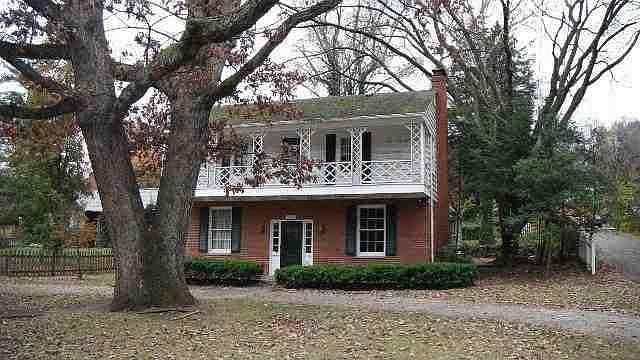 1st image of 500 Woodland Dr