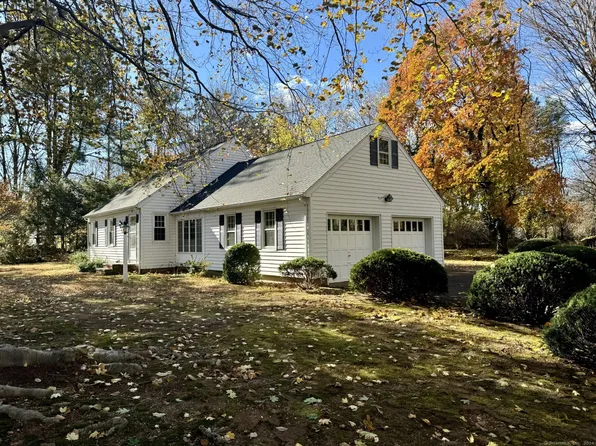 59 Applewood Rd, Branford, CT 06405