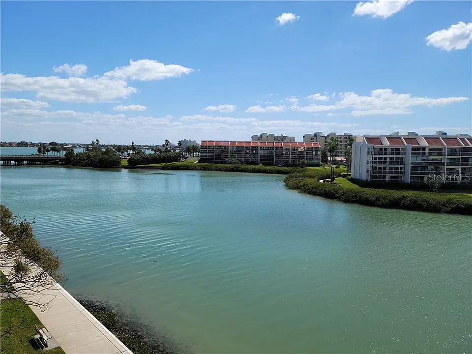 7600 Sun Island Dr S #408