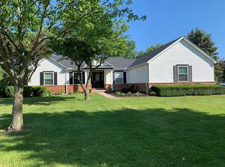 1165 Wheatfield Dr, Lake Orion, MI 48362