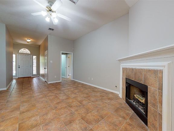 3rd image of 217 Augsburg Ct