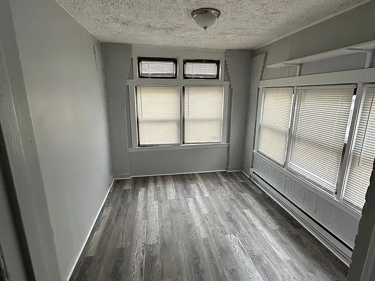 254 Long Ln — Photo 2