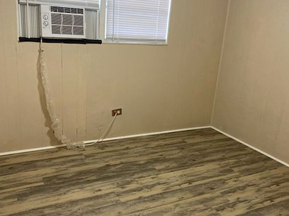2nd image of 1505 Goodyear Ave #16