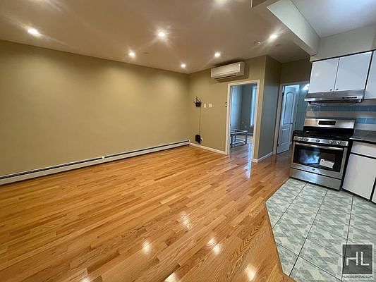 4th image of 443 55th St #A2