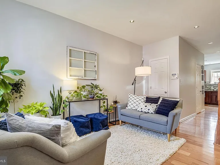 119 N Belnord Ave — Photo 2