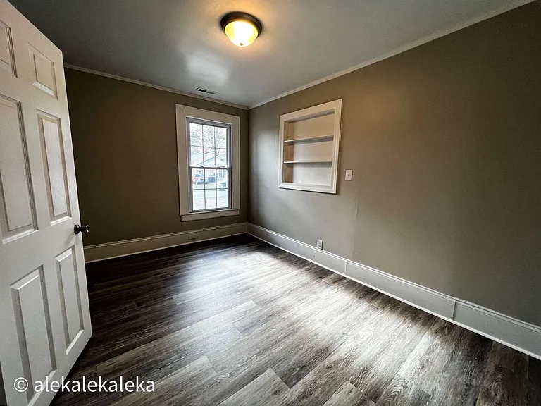 1113 W Webb Ave — Photo 10