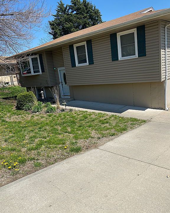 2nd image of 1733 Bel Air Dr