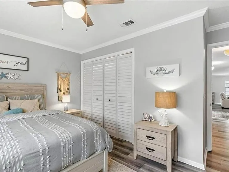 16 Courtney Pl — Photo 36