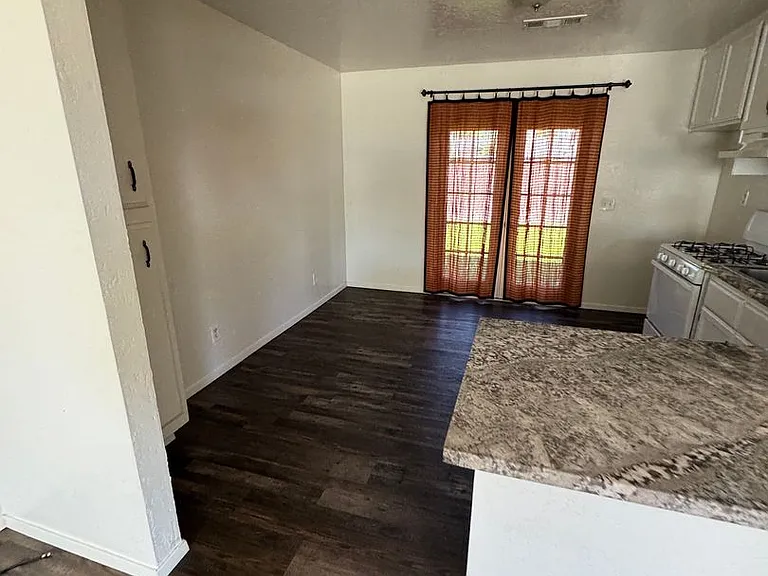 1741 S Bridge St — Photo 21
