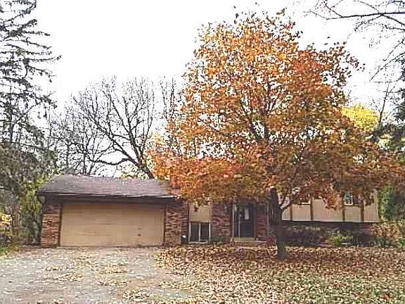 3rd image of 12728 Pheasant Run