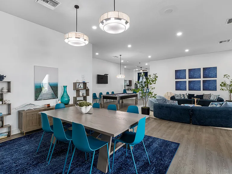 Blu on Marina Boulevard — Photo 21