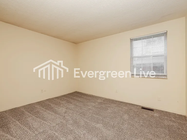 7724 Mount Hood Dr — Photo 11