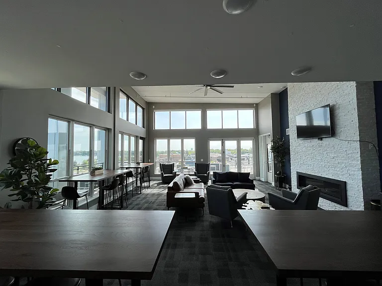 Lighthouse Lofts — Photo 14