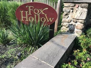 76 Fox Hollow Rd, Sparta, NJ 07871