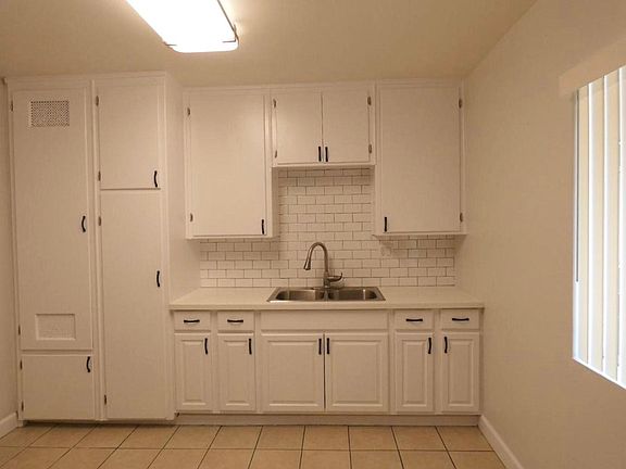 5th image of 628 E 53rd St #0