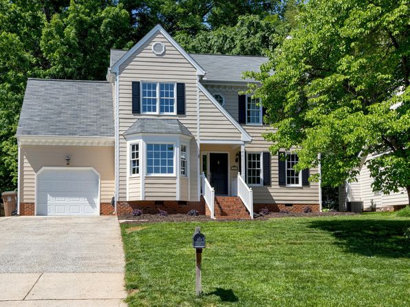 300 Silvercliff Trl, Cary, NC 27513