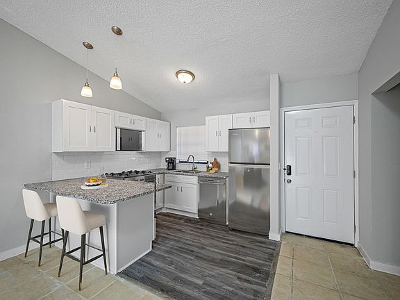 4th image of 500 Saint Michaels Way #508