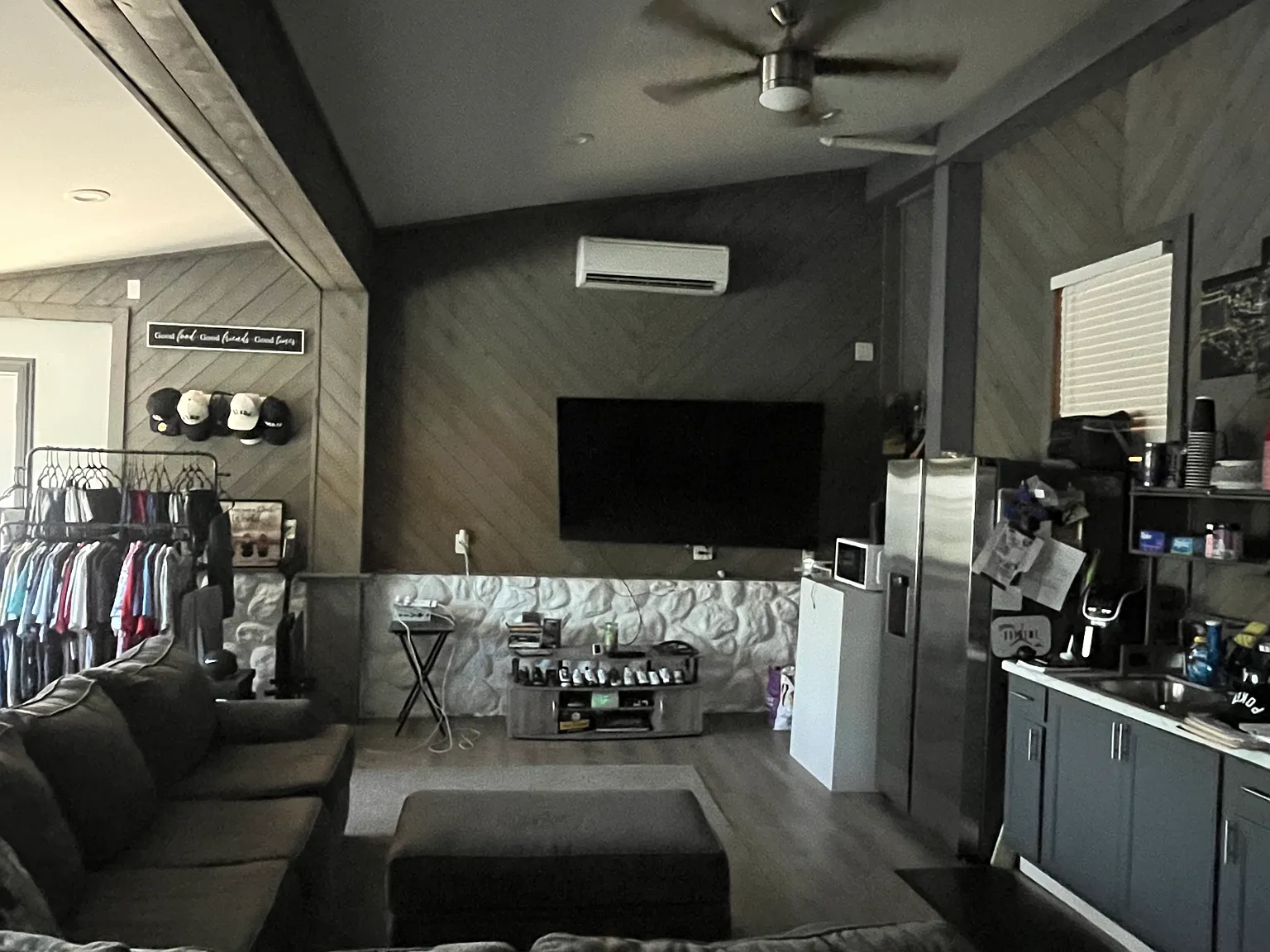 1 bed, 800 sqft, $1,300 — Photo 2