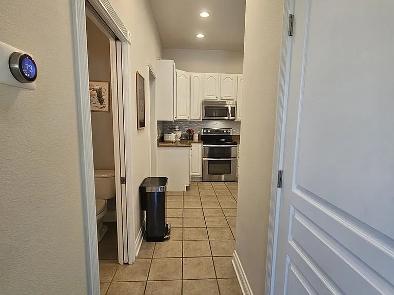 7402 S De Soto St — Photo 12