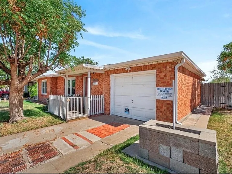 3921 Monty Dr — Photo 2