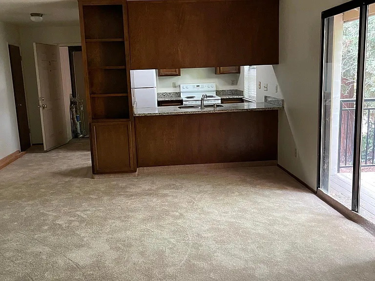 225 Carrillo St — Photo 5