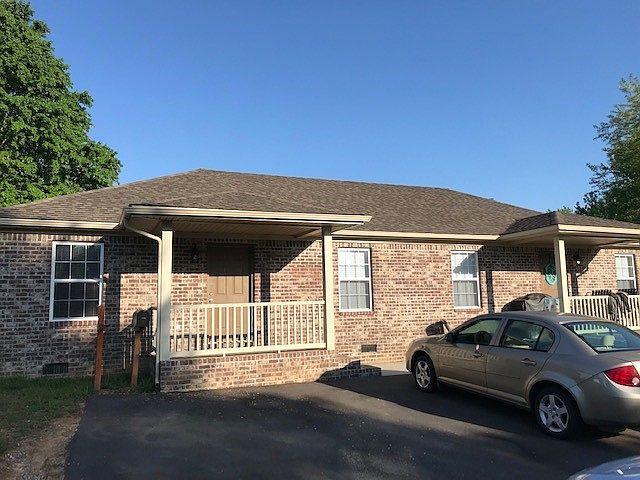 1st image of 205 Twin Hills Dr