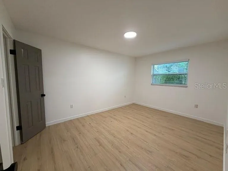 1407 Park Lake St — Photo 7