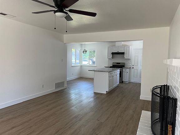 4th image of 8837 Los Olivas Ct