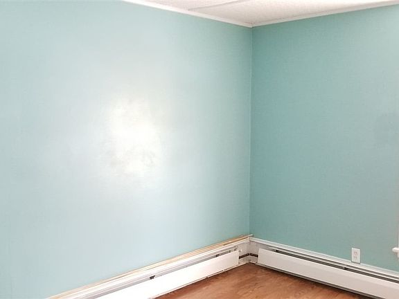5th image of 518 Knox St