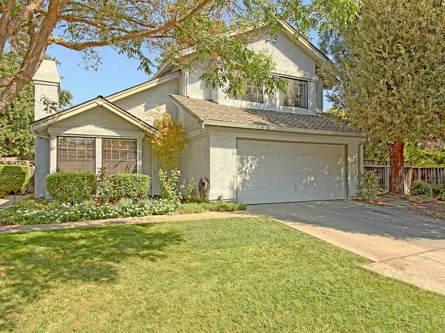 2015 Bluebonnet Ct photo 1