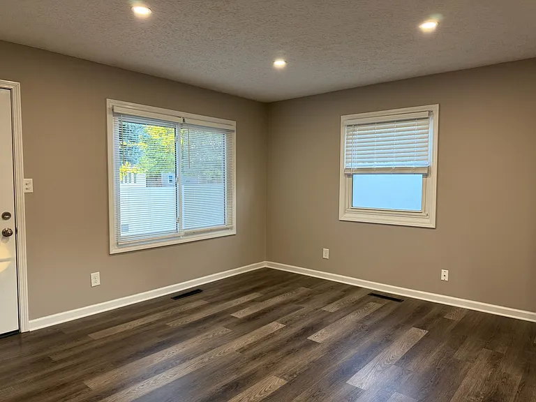 3551 Paxton Dr — Photo 12