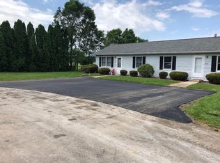 3935 N Meadow Ridge Dr, Warsaw, IN 46582