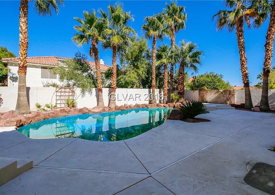 1st image of 8720 W Gilmore Ave