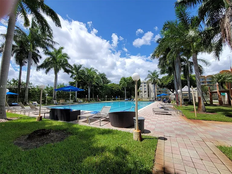9320 Fontainebleau Blvd #510 — Photo 10