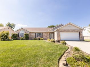195 Saint Sabre Dr, Swansea, IL