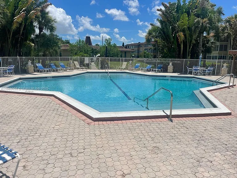 5051 W Oakland Park Blvd #204 — Photo 24
