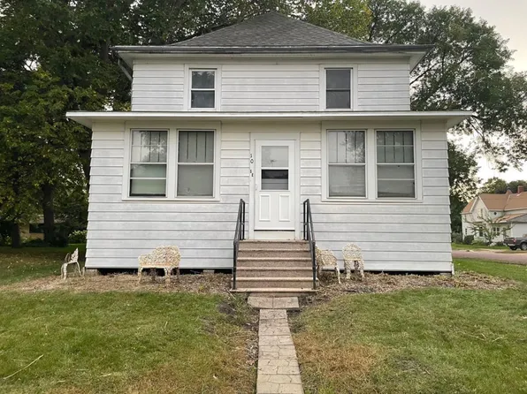 101 Park St S, Minnesota Lake, MN 56068