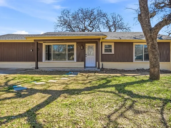 117 Oakwood Dr, Keene, TX 76059