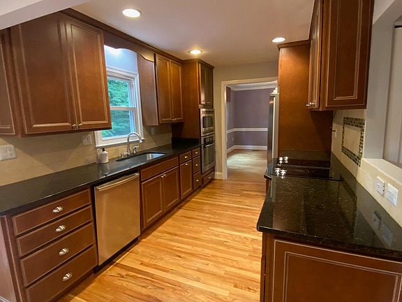 5th image of 919 Jaysmith St