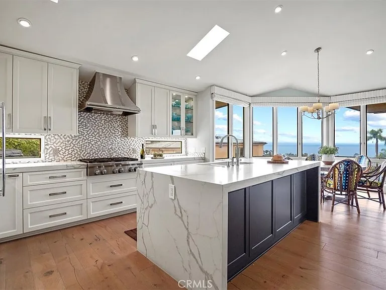 437 Emerald Bay — Photo 3