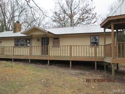 23119 Oneida Dr SW, Lebanon, MO, 65536