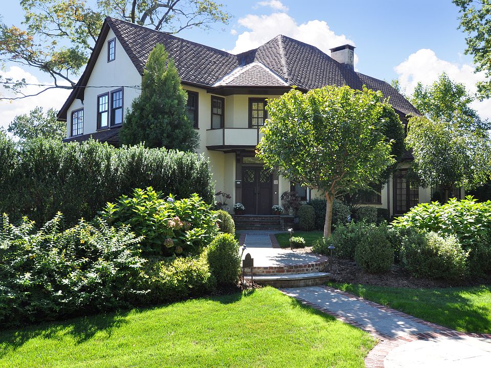 Rochelle Heights Gem